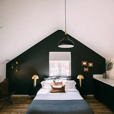Hotel Noon On Sunset Hill